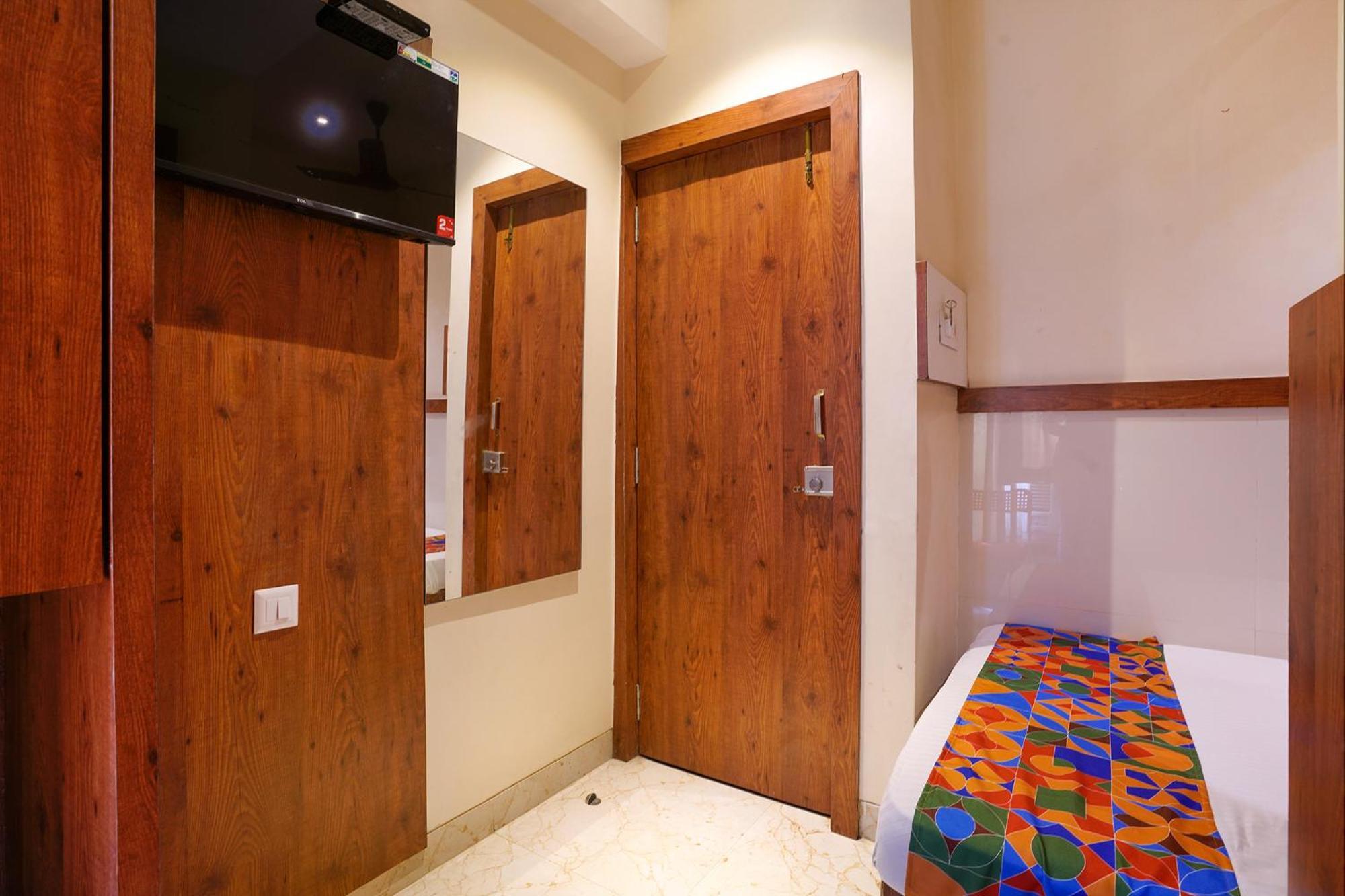 Fabexpress Super 7 Inn - Nr Rabale Station Navi Mumbai Esterno foto