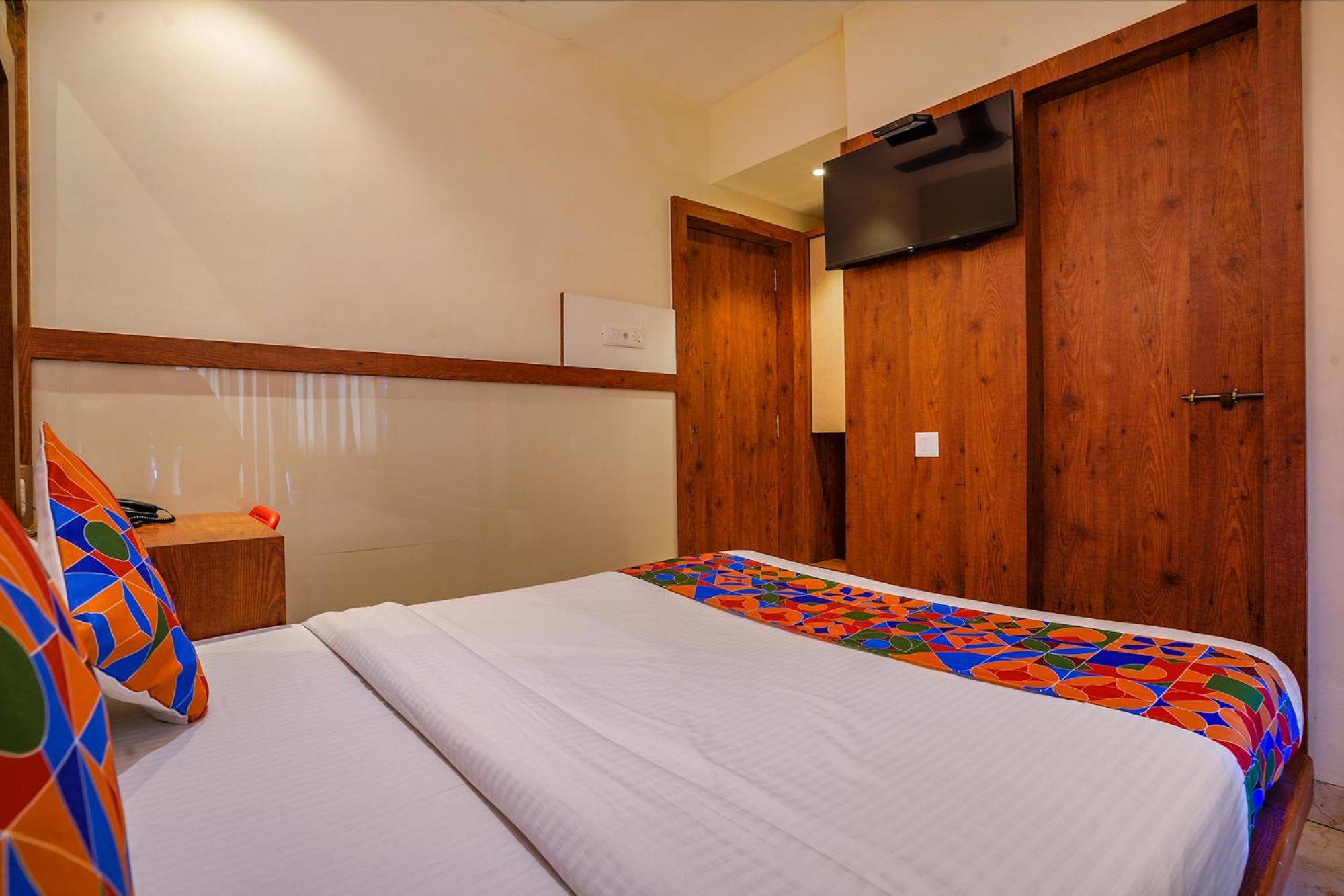Fabexpress Super 7 Inn - Nr Rabale Station Navi Mumbai Esterno foto